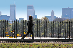 Jogger Personne courant sur un pont